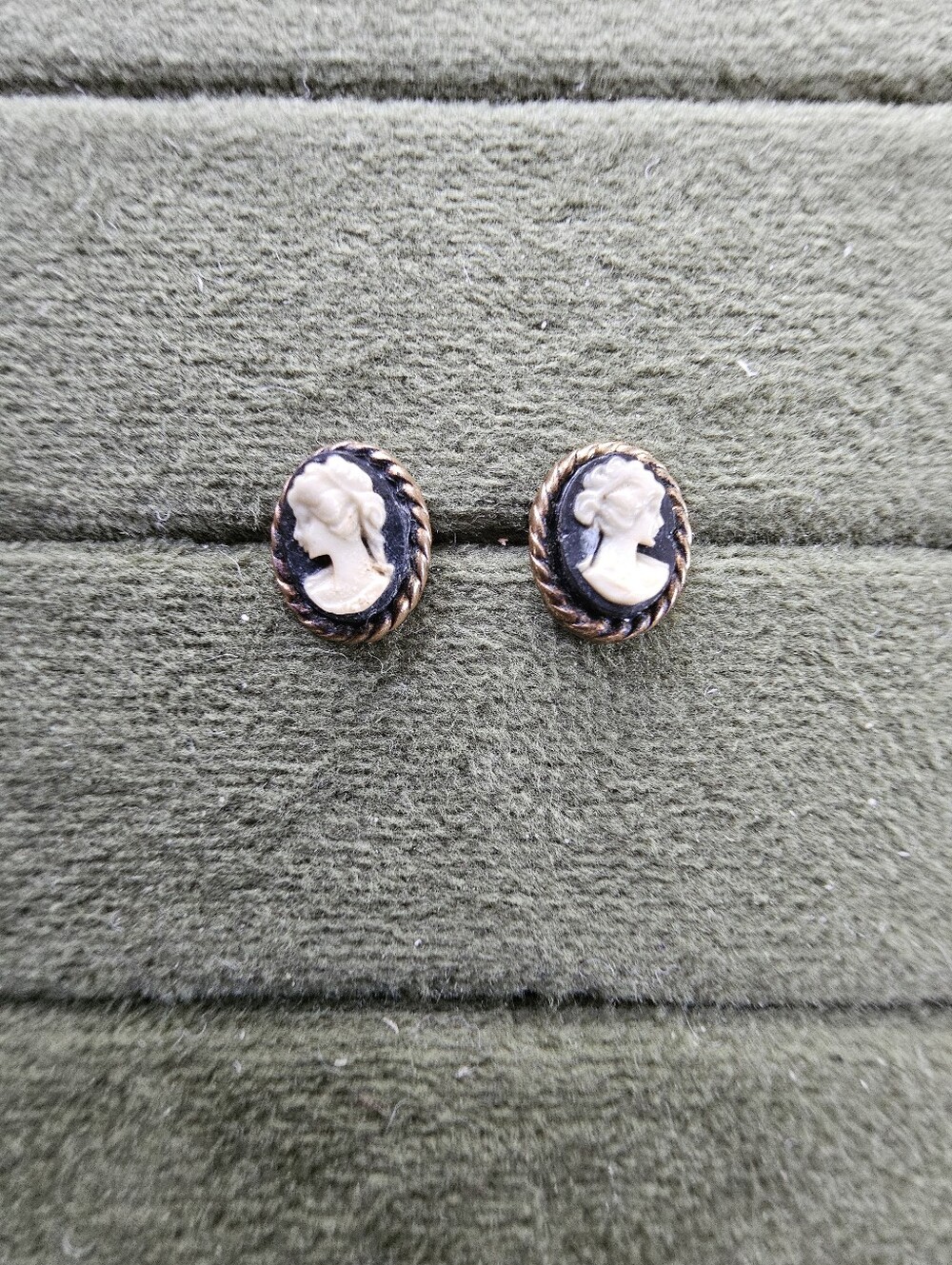 Vintage Cameo Earrings